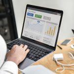 Business woman-working-laptop